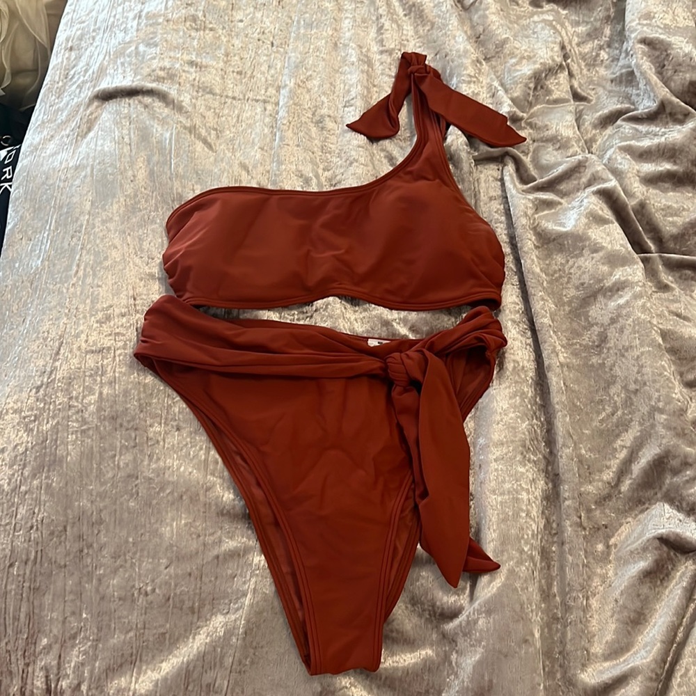 Abercrombie rust One shoulder high waisted bathing suit